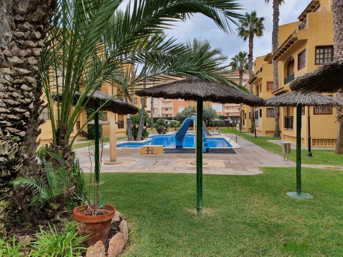 Modern Apartment Near The Beach La Mata  Exteriör bild